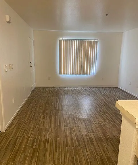 1011 W 91st St #3 — Photo 3