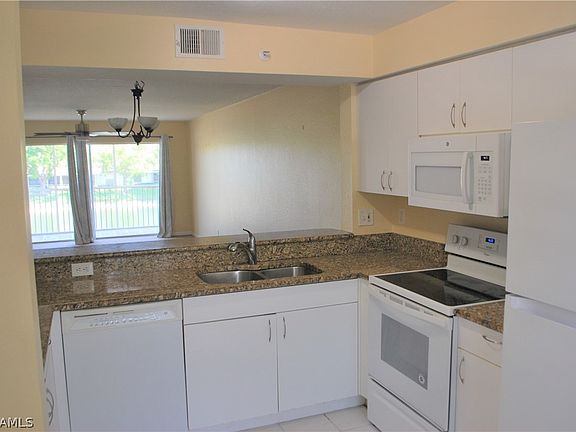 5th image of 9660 Victoria Ln #A-206