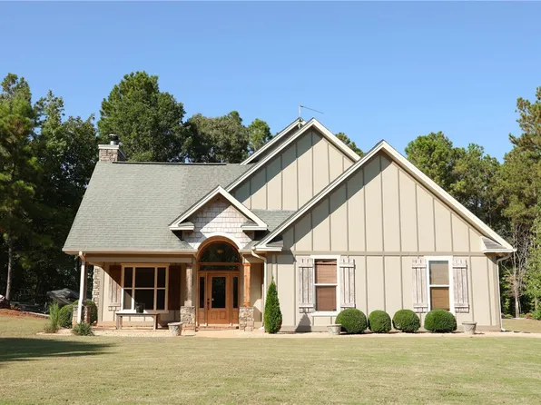 6443 13th Ct SW, Lanett, AL 36863