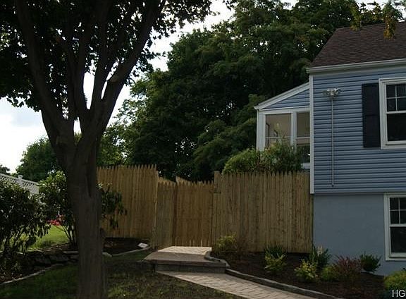 2nd image of 15 Samsondale Ave