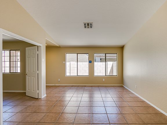 4th image of 10805 W Cambridge Ave