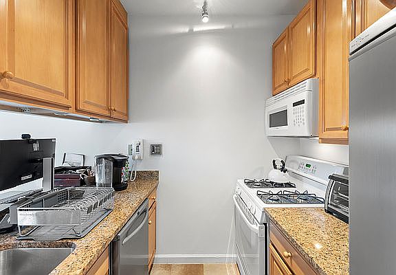 5th image of 200-210 E 65th St #8-C