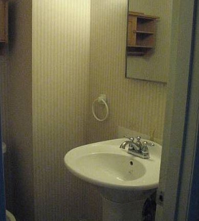 Renovated 1/2 bath