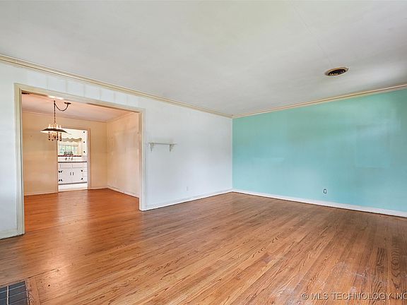 5th image of 1339 S Marion Ave