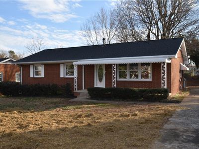 325 Meadowbrook Dr, Burlington, NC, 27215