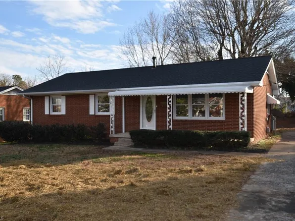 325 Meadowbrook Dr, Burlington, NC 27215