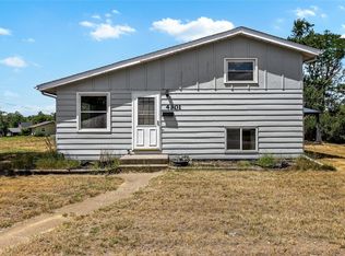 4301 Ozark St NE, Cedar Rapids, IA 52402