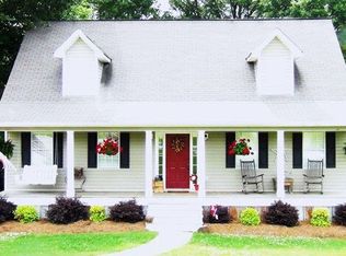 98 River Ridge Dr, Carrollton, GA 30117