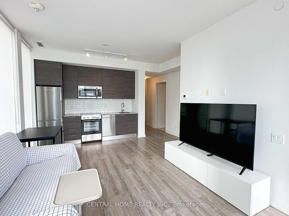 28 Wellesley St E #1602