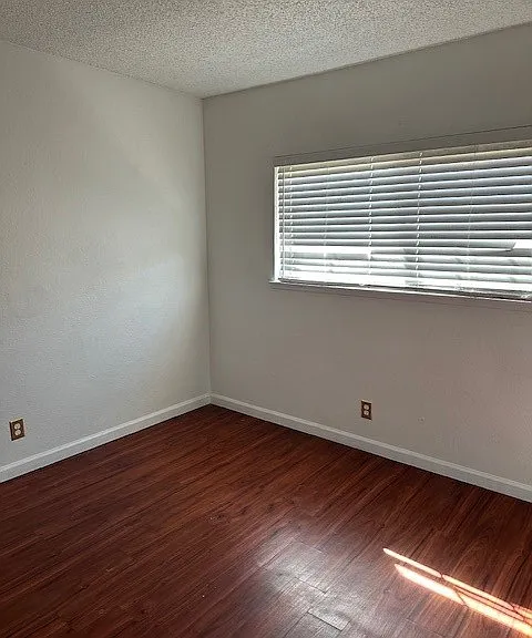 20289 Thunderbird Rd — Photo 8