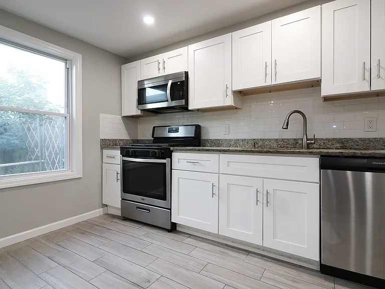 1620 Palisade Ave #G — Photo 2