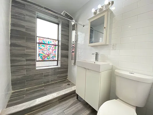 Rented by REAL New York | media 3