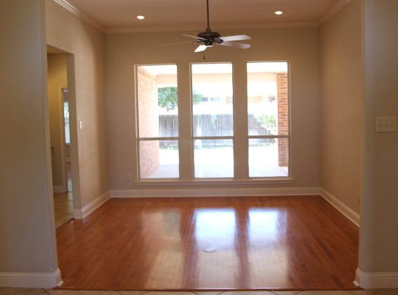 3rd image of 4212 Baybrook Pl