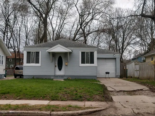 90 Maple Ter, Battle Creek, MI 49017