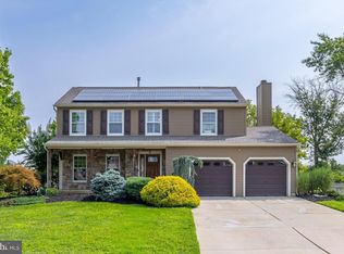 14 Snowfield Dr, Glassboro, NJ 08028