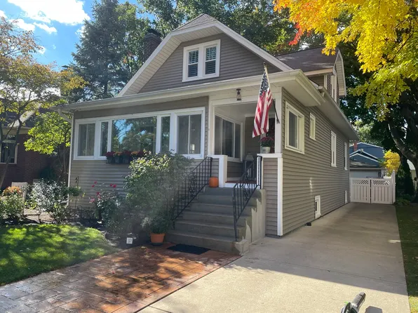 66 Dover Ave, La Grange, IL 60525