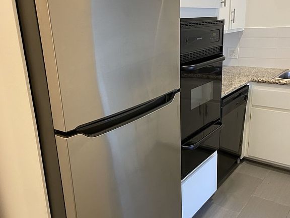 5th image of 1617 N Poinsettia Pl APT 206