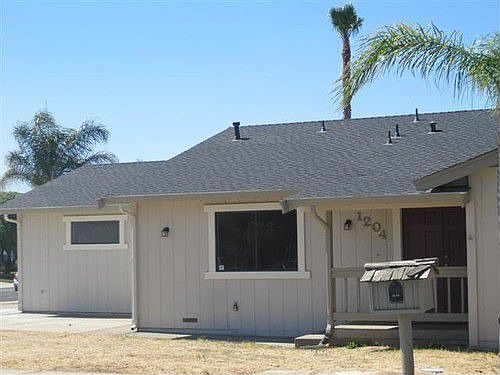 4th image of 1204 Beach Ct