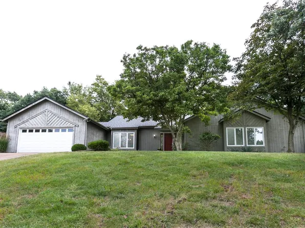 536 Shadowridge Dr, Ballwin, MO 63011
