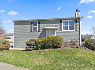 2154 W College Dr, Crestwood, IL 60418