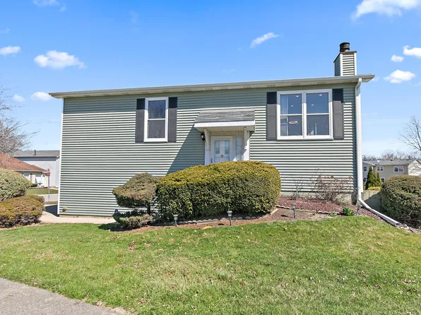 2154 W College Dr, Crestwood, IL 60418