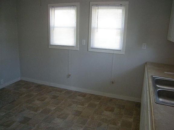 3rd image of 1621 Horlacher Ave