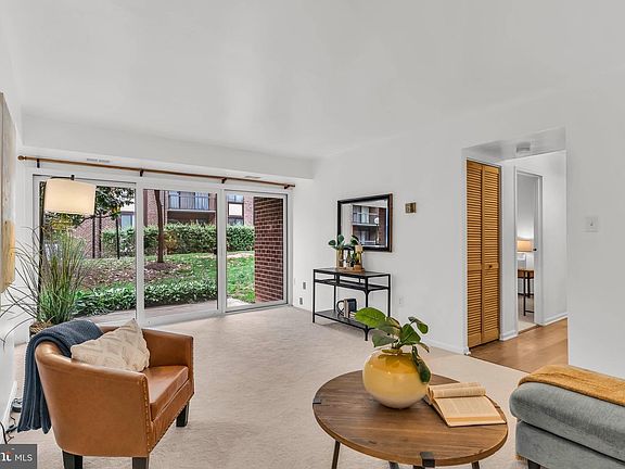 3rd image of 9702 Kingsbridge Dr APT 3