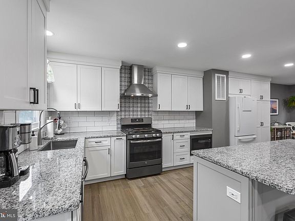 3rd image of 10406 Heather Greens Cir