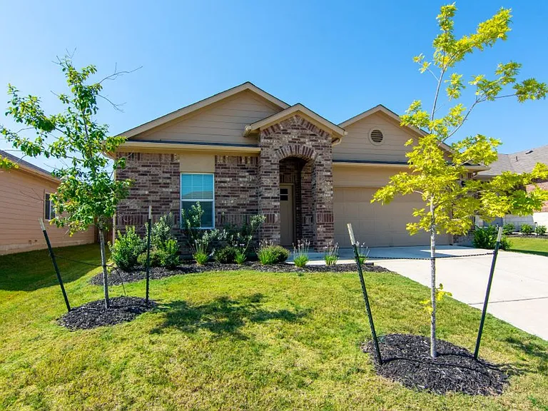 649 Donegal Ln — Photo 5