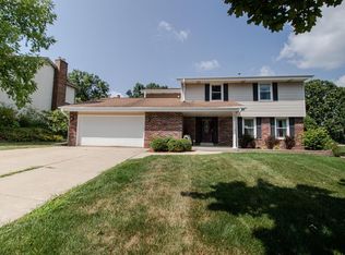 512 Mesa Ct, Waukesha, WI 53188