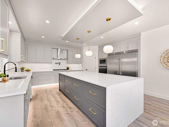 3rd image of 8560 Siena Court