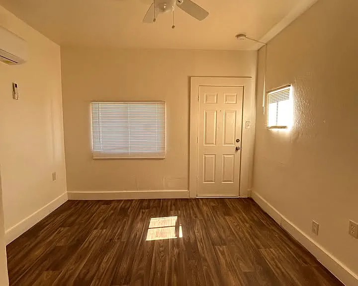 835 W Main St #C3 — Photo 3