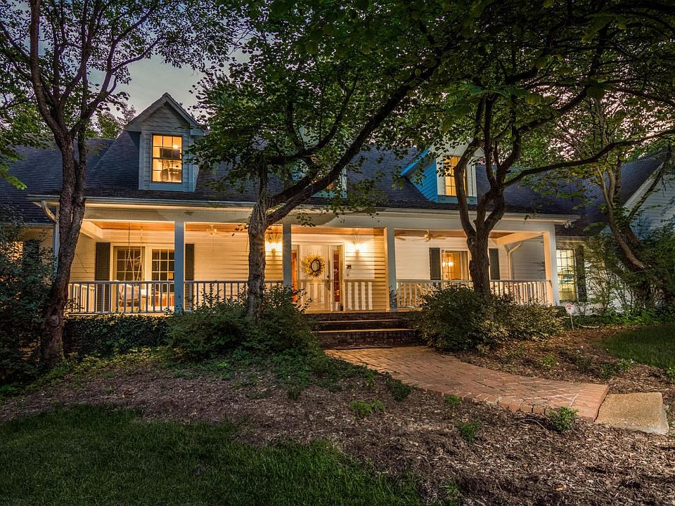 1990 W High Point Ln