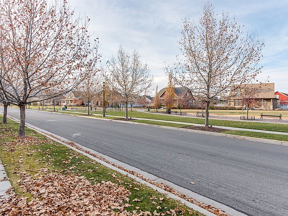 3rd image of 4353 W Lake Bridge Dr
