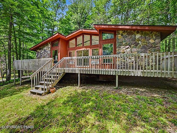2nd image of 149 Cardinal Dr