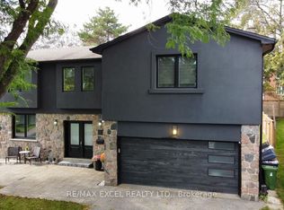 16 Aldenham Cres, Toronto, ON M3A1S2