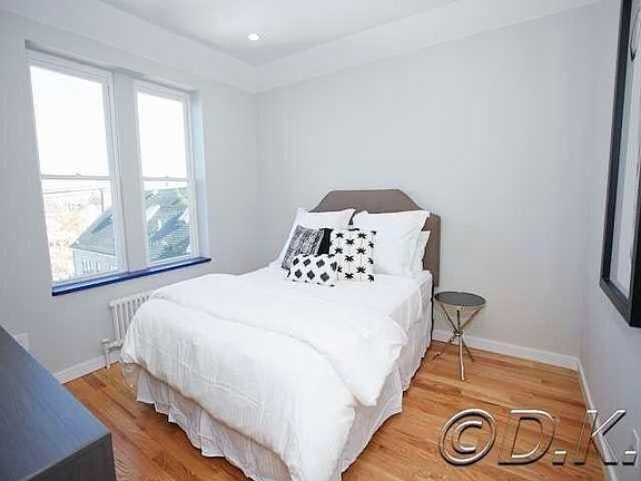 3rd image of 215 E Broadway #Kk