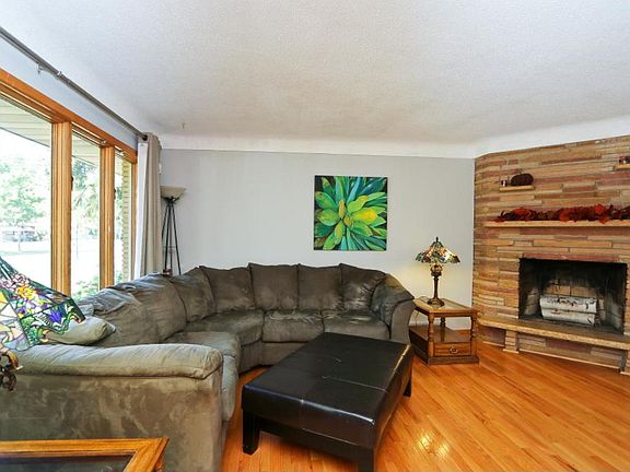 2nd image of 4224 Newton Ave N