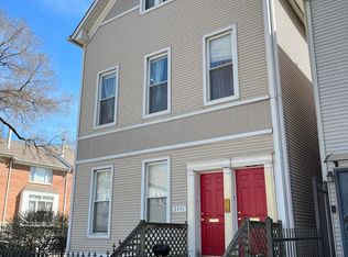 2451 N Marshfield Ave #1F, Chicago, IL 60614