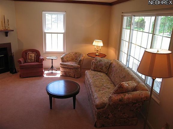 4th image of 30657 Cambridge Ct W #12
