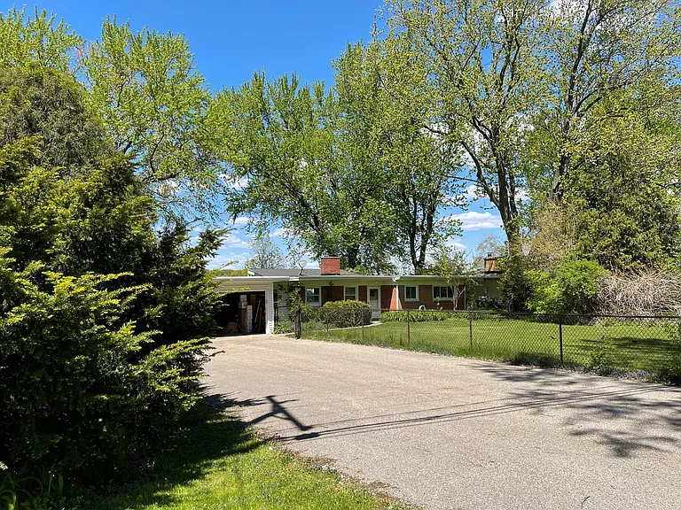3048 Waunona Way — Photo 3