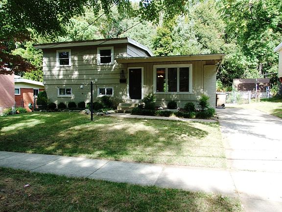 2nd image of 623 Marcia Ln