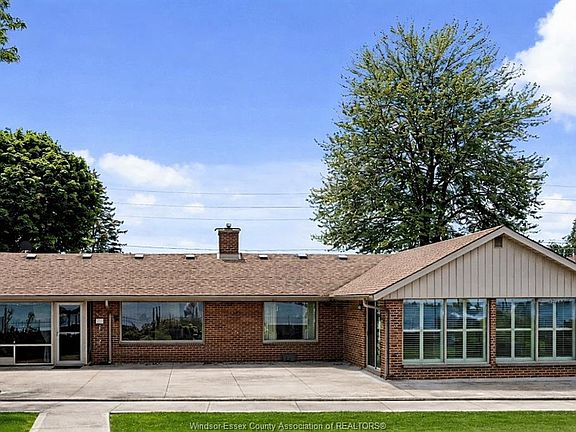 3rd image of 8280 Riverside Dr E