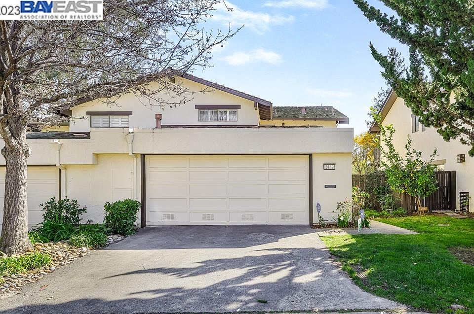 1st image of 2369 Sharon Oaks Dr