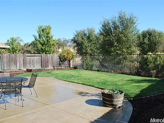 3rd image of 652 Plum Creek Ct