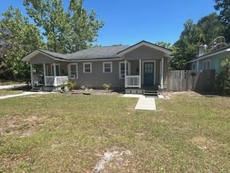 3953 Haines Rd N — Photo 13