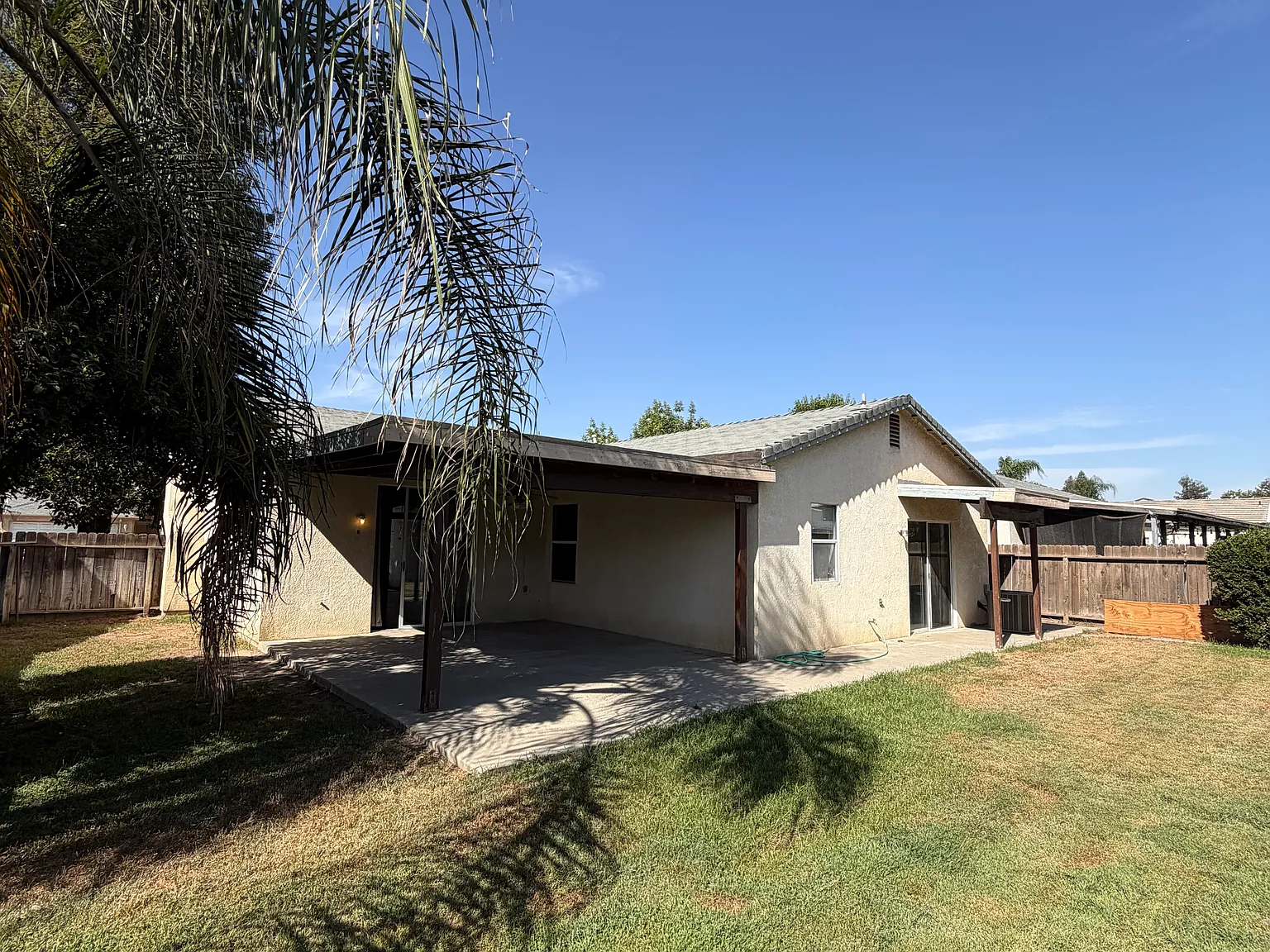 3 bed, 1279 sqft, $2,000 — Photo 2