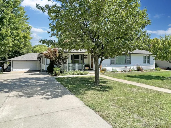 702 W 10th Ave, El Dorado, KS 67042