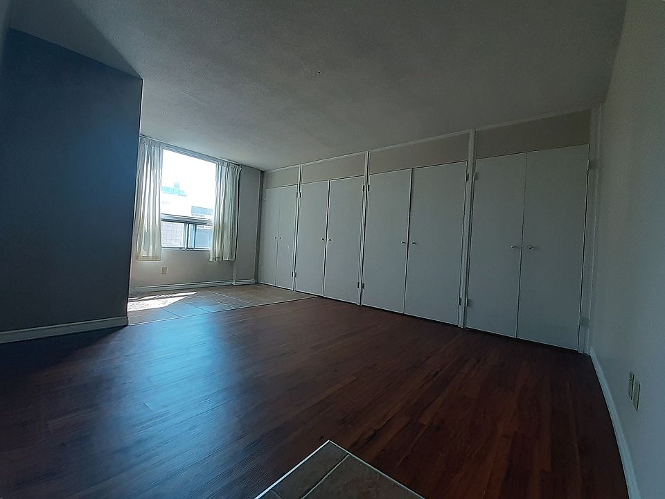 1st image of 330 14th Ave SW #304