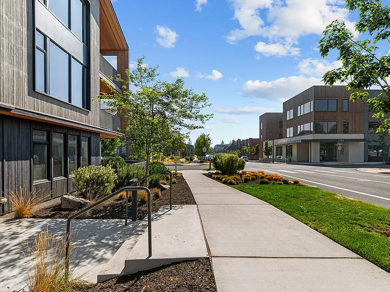 Range Apartments — Photo 29